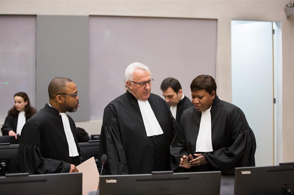 Un procureur de la CPI engage des poursuites devant la Cour.