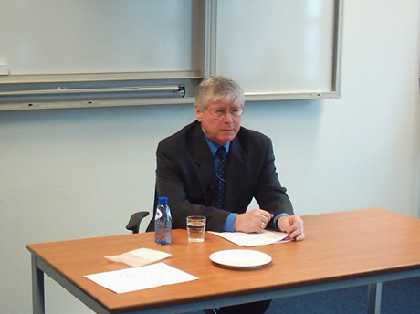 Mr. William J. Fenrick presenting the ICC-OTP Guest Lecture in the interim seat of the Court on 5 March 2004.