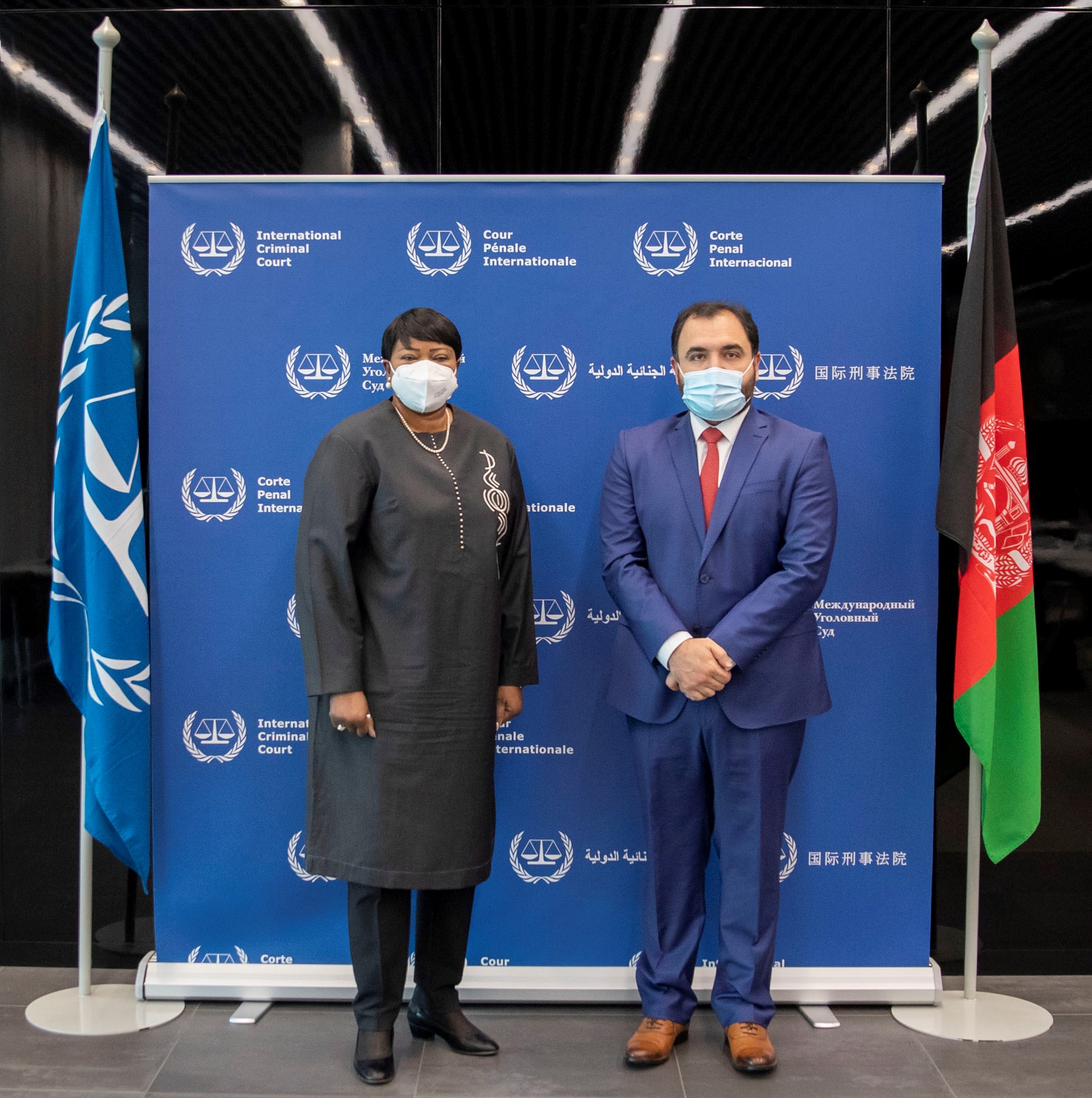 Mme Fatou Bensouda, Procureur de la CPI, et M. Zabihullah Karimullah, Attorney-General de l’Afghanistan ©ICC-CPI