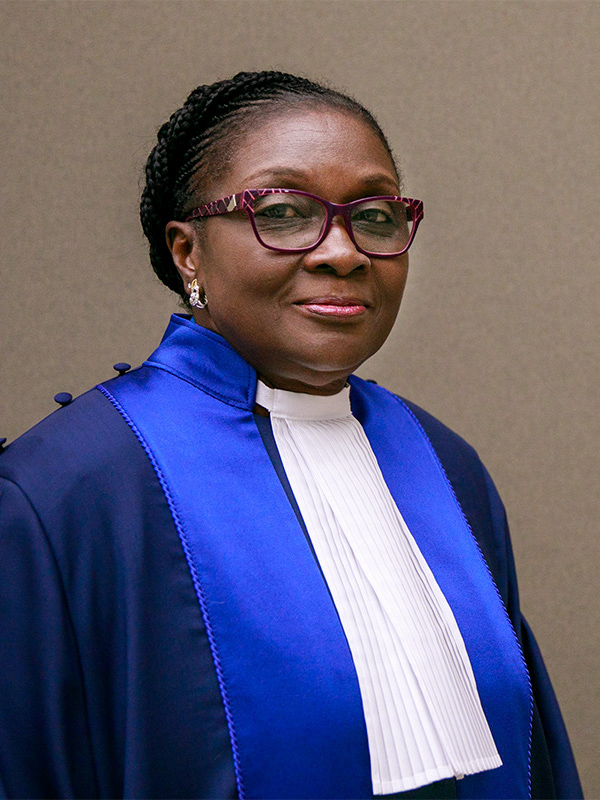Mme la juge Reine Alapini-Gansou