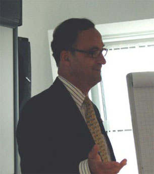 Major General Patrick C. Cammaert presenting the ICC-OTP Guest Lecture at the interim seat of the Court on 15 June 2007.