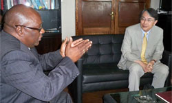 Minister for Constitutional Affairs and Justice Mr. Mathias Chikawe chats with President of the ICC Mr. Sang-Hyun Song. (Photo: Ministry of Justice) 
