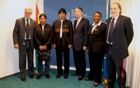From left to right: Mr Luis Moreno-Ocampo, ICC Prosecutor, H.E. David Choquehuanca Cespedes, Minister of Foreign Affairs of Bolivia H.E. Mr. Evo Morales Ayma, President of Bolivia, Judge Sang-Hyun Song, ICC President,  Judge Sanji Mmasenono Monageng, First Vice-President, and Judge Cuno Tarfusser, Second Vice-President © ICC-CPI 