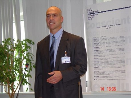 Mr. Nicholas Koumjian presenting the ICC-OTP Guest Lecture at the interim seat of the Court on 14 October 2004.
