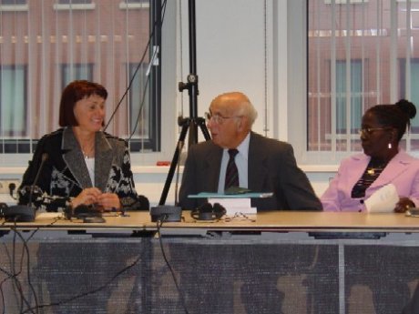 Judge Anita Ušacka on he left, with Professor Theodro Meron and the First VicePresident Judge Akua Kuenyehia, in the interim seat of the ICC on 2 November 2005.
