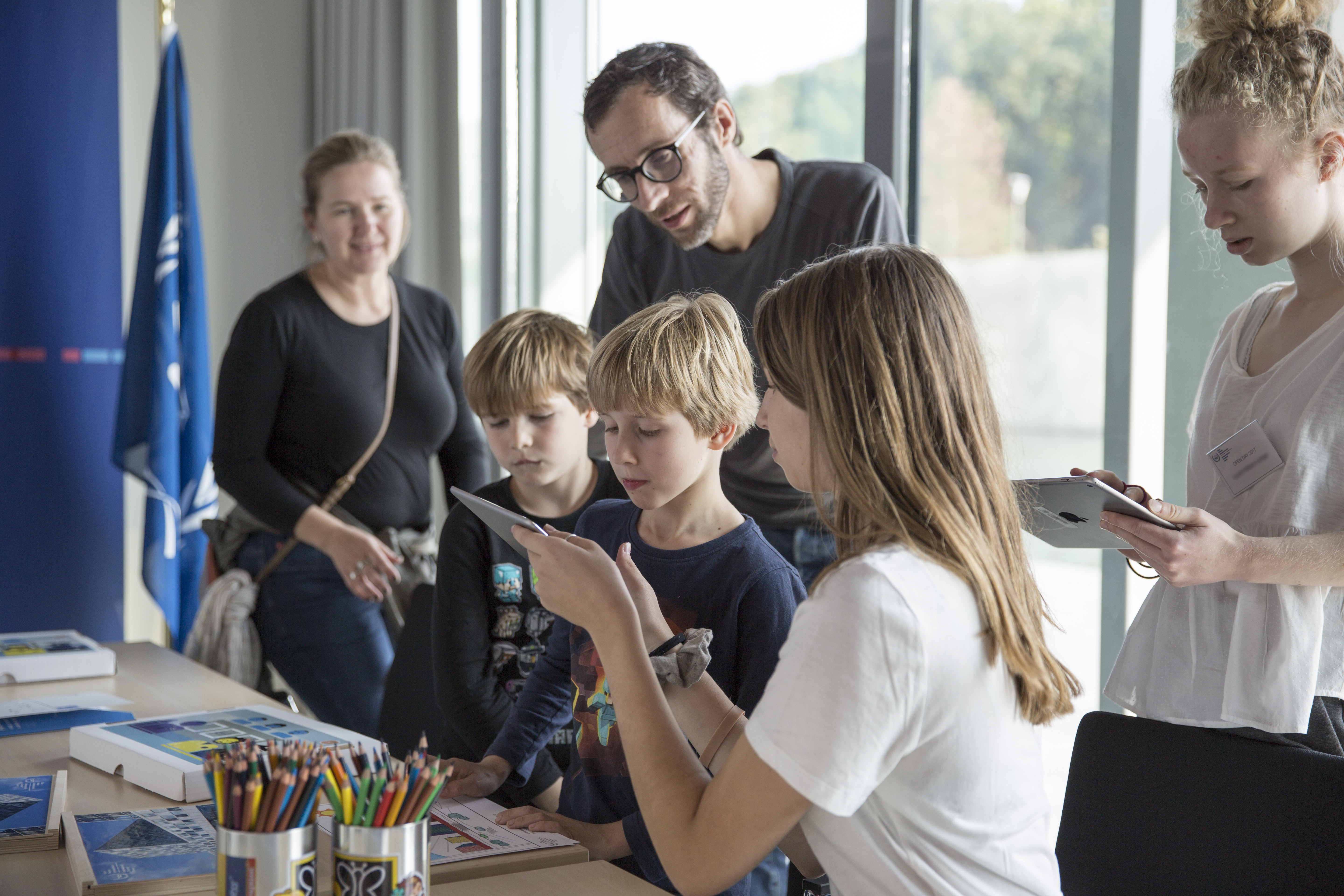 Les plus jeunes et leurs familles découvrent et en apprennent advantage sur la CPI à travers des jeux de réalité augmentée, 24 septembre 2017 © ICC-CPI