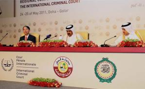 From left to right: The ICC President, Judge Sang-Hyun Song, H.H. the Emir of Qatar, Sheikh Hamad Ben Khalifa Al Thani, and H.E. Attorney General of the State of Qatar, Dr Ali Ben Fetais Al Marri