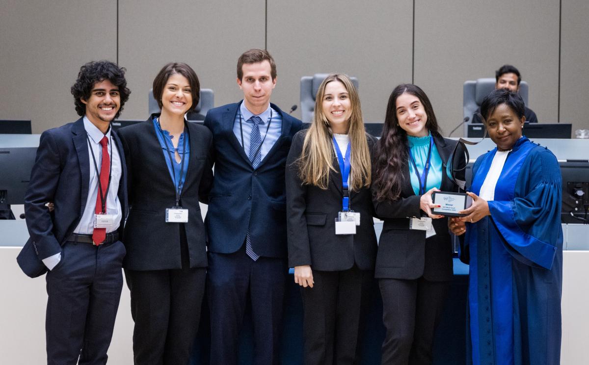 Pictured here: ICC Judge Althea Violet Alexis-Windsor and the winning team ©ICC-CPI