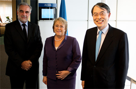 Left to right: Prosecutor Luis Moreno-Ocampo, Chilean President Michelle Bachelet and ICC President Sang-Hyun Song © ICC-CPI