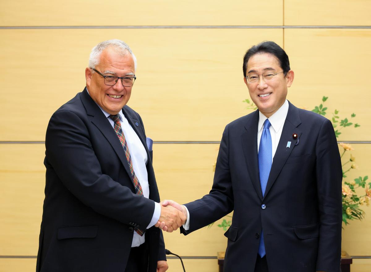 Le Président de la CPI Piotr Hofmański et le Premier ministre Fumio Kishida le 20 octobre 2022 © Bureau des affaires publiques du Cabinet, Gouvernement du Japon